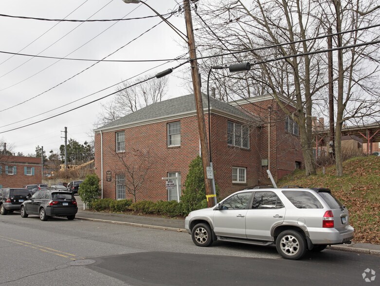 More Photos Of 27 Pine St, New Canaan Office For Sale