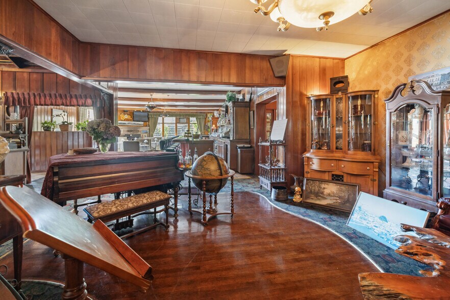 More Photos Of 13300 Big Basin Way, Boulder Creek Restaurant For Sale