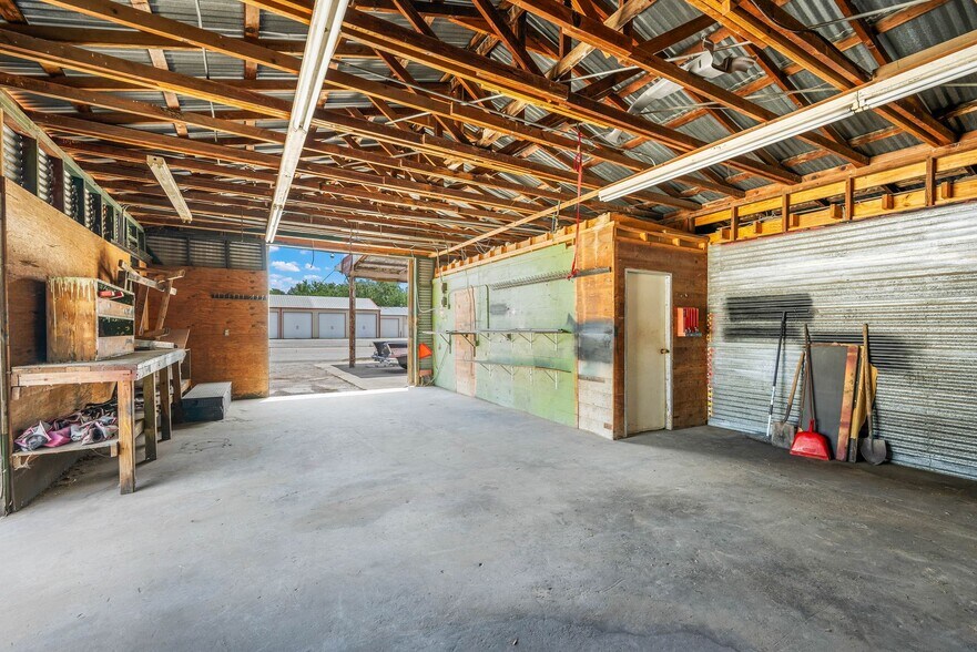 More Photos Of 1421 2nd St, Pleasanton Auto Repair For Sale