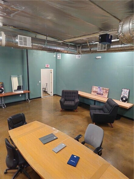 More Photos Of 536 W Mountain View Ave, La Habra Warehouse For Sale