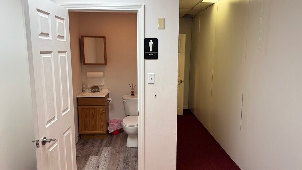 More Photos Of 465 Nashua Rd, Dracut Medical For Sale