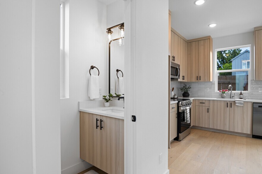 More Photos Of 4380 NE Going St, Portland Multifamily For Sale