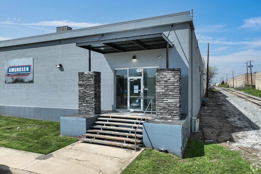 More Photos Of 3221 E Randol Mill Rd, Arlington Manufacturing For Lease