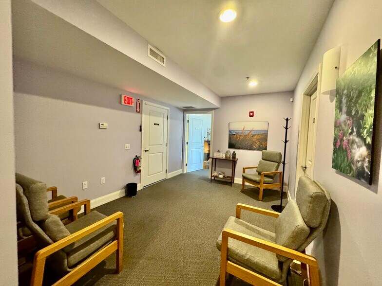 More Photos Of 3047 E Main Rd, Portsmouth Medical For Lease