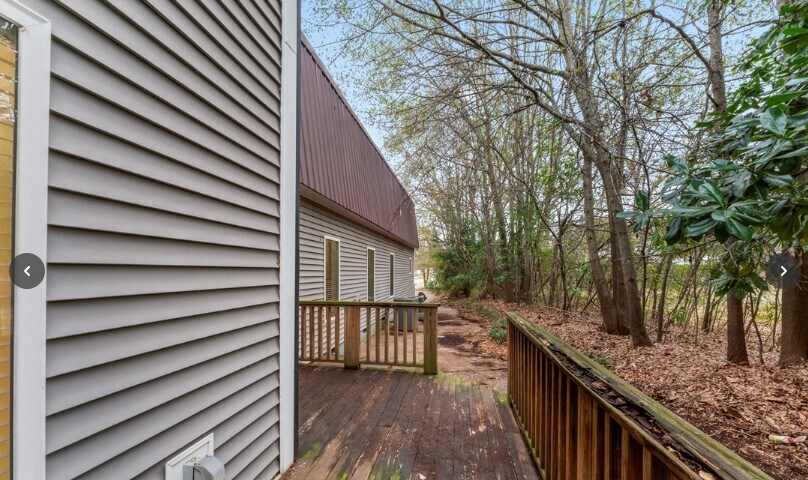 More Photos Of 104 W Oak Hwy, Westminster Medical For Sale