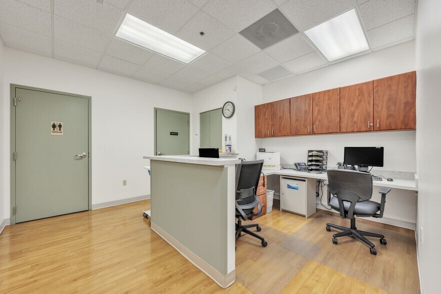 More Photos Of 4665 S Congress Ave, Lake Worth Medical For Lease