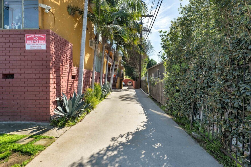 More Photos Of 4052 Chevy Chase Dr, Griffith Apartments For Sale