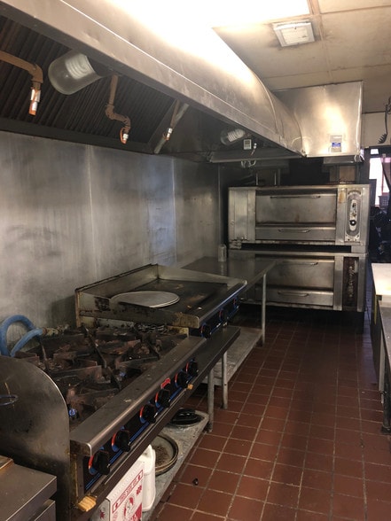 More Photos Of 8 Bank St, New London Apartments For Lease