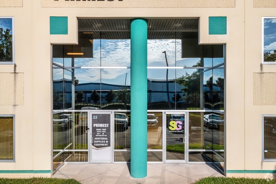 Primary Photo Of 7575 Kingspointe Pky, Orlando Showroom For Lease