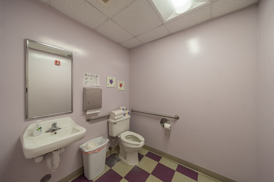 More Photos Of 1004 Old Plank Rd, High Point Daycare Center For Sale