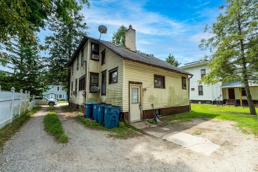 More Photos Of 203 E Delaware St, Decatur Multifamily For Sale