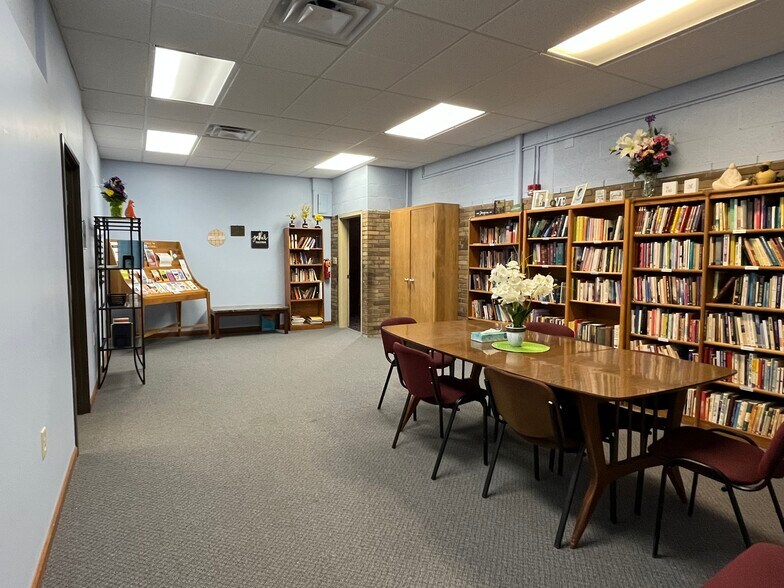 More Photos Of 3736 State Street Rd, Bay City Office For Lease