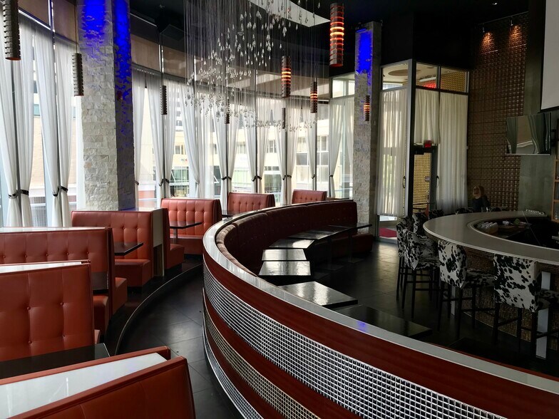 More Photos Of 250-270 Main St, White Plains Hotel For Lease
