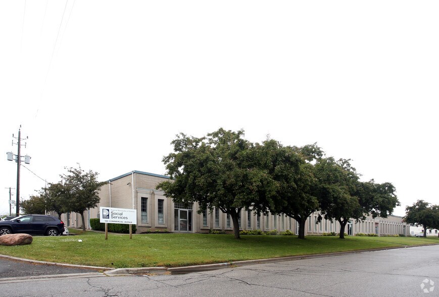 More Photos Of 126-140 Commercial Ave, Ajax Flex For Lease