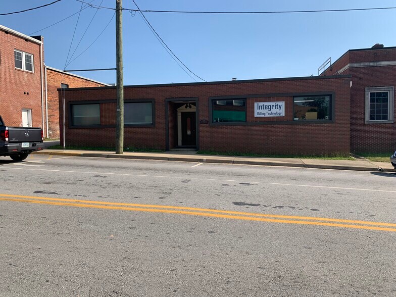 More Photos Of 109 W Atlantic St, South Hill Storefront Retail Office For Sale