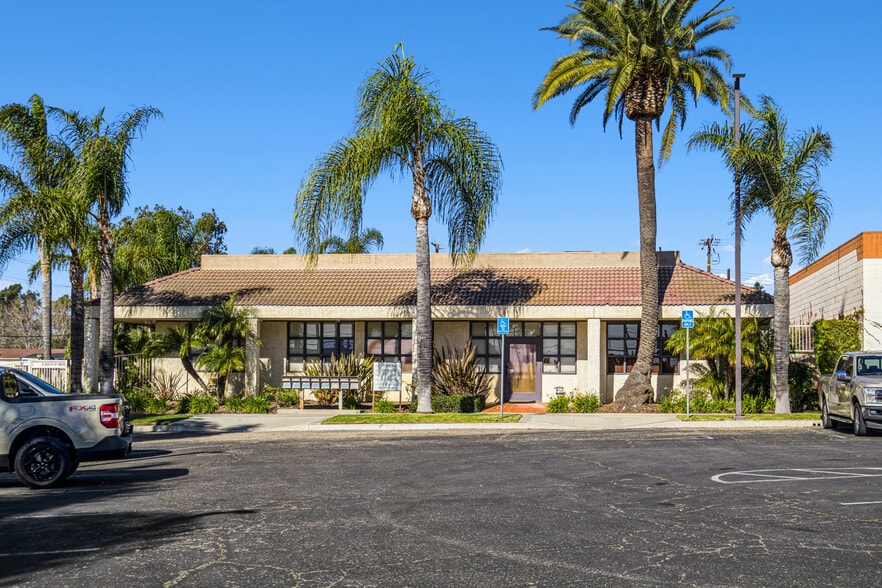 More Photos Of 11011 Azahar St, Ventura Office For Sale