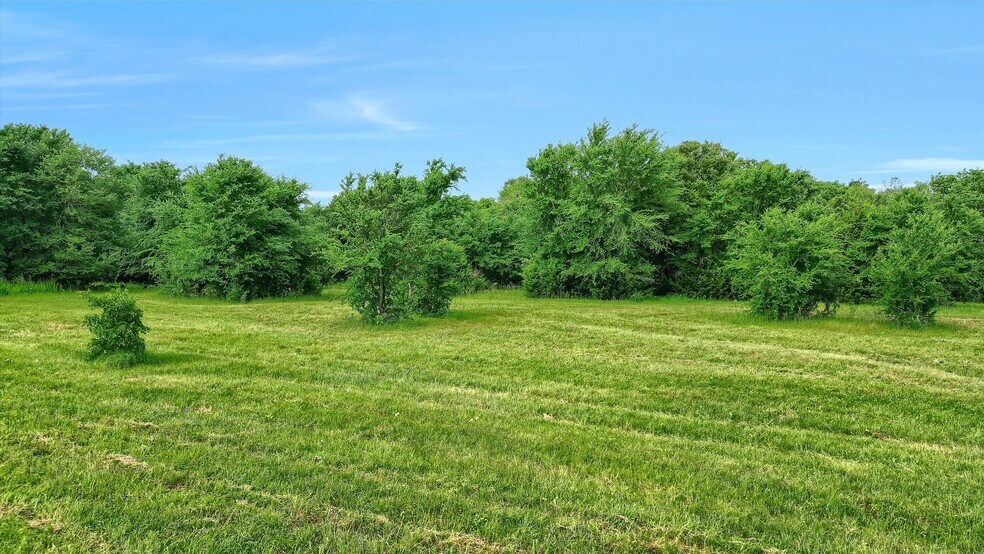 More Photos Of TBD W Line Road, Whitesboro Land For Sale