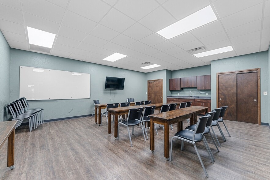 More Photos Of 314 N Appleton St, Appleton Religious Facility For Sale