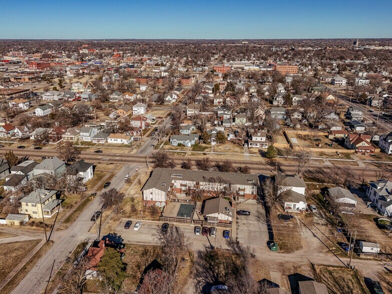 More Photos Of 401 E Avenue A, Hutchinson Apartments For Sale