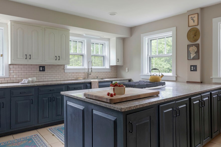 More Photos Of 4170 Rte 9W, Saugerties Hospitality For Sale