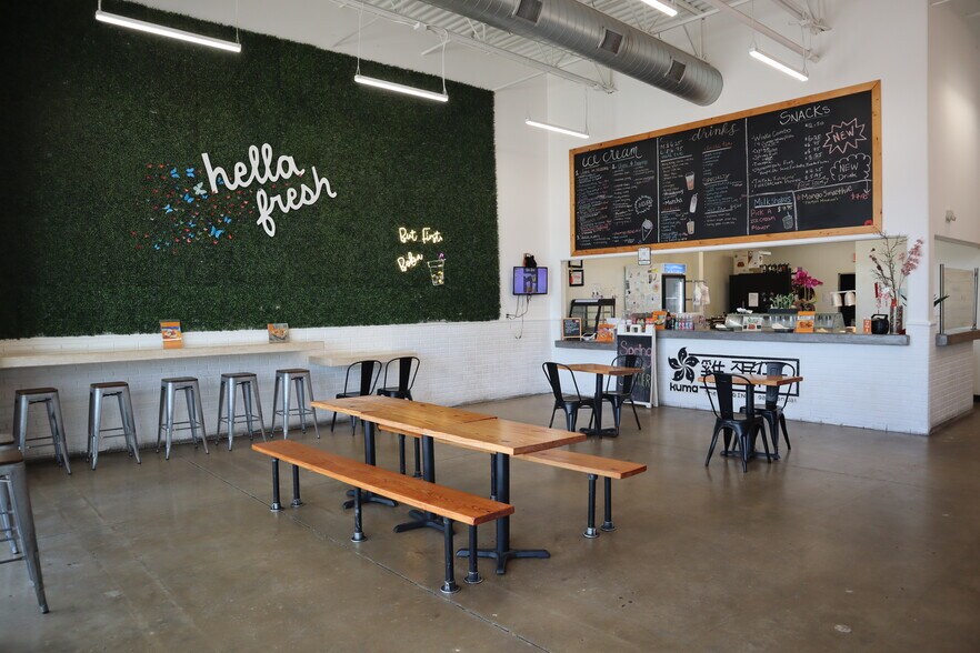 More Photos Of 7915 W Loop 1604 N, San Antonio General Retail For Lease