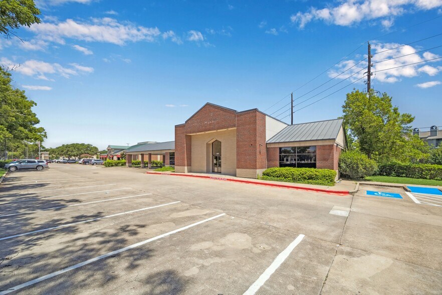 Primary Photo Of 2455 Highway 6, Sugar Land Freestanding For Lease