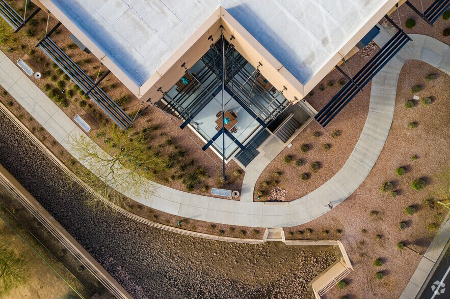 More Photos Of 16100 N 71st St, Scottsdale Office For Lease