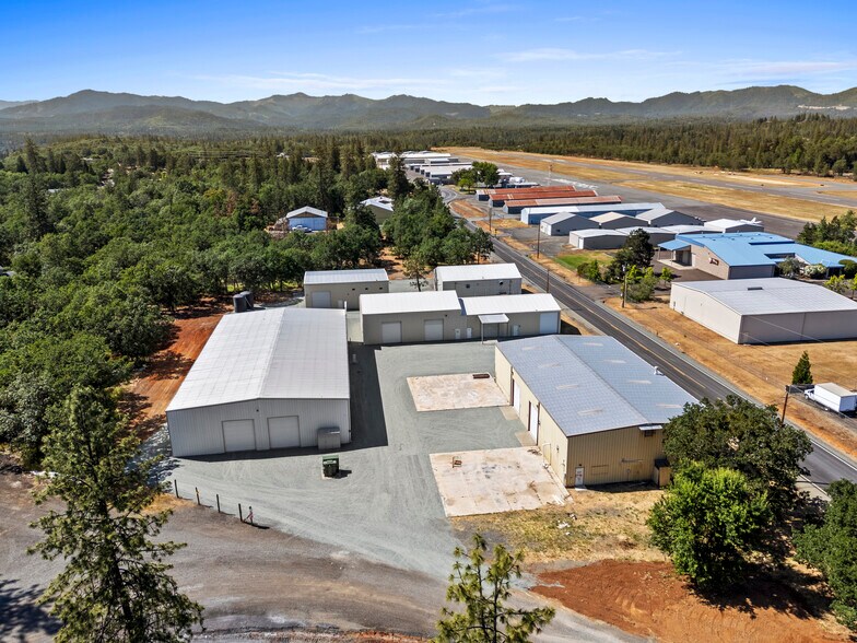 More Photos Of 1344 Brookside Blvd, Grants Pass Warehouse For Lease