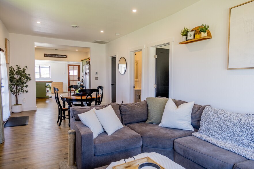 More Photos Of 14965 W Bow Hill Rd, Bow General Retail For Sale