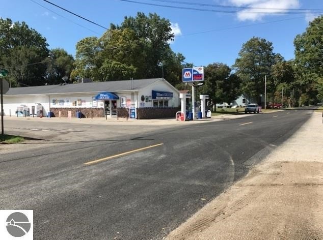 Primary Photo Of 10673 W Saint Charles Rd, Sumner Service Station For Sale