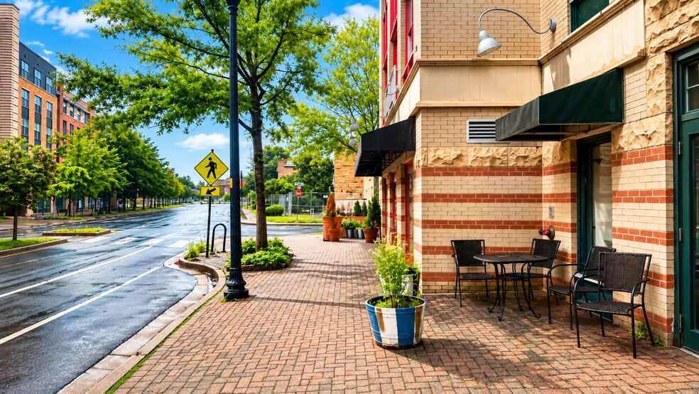 More Photos Of 2300 N Pershing Dr, Arlington Medical For Sale