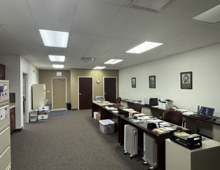 More Photos Of 30405 Solon Rd, Solon Light Manufacturing For Sale