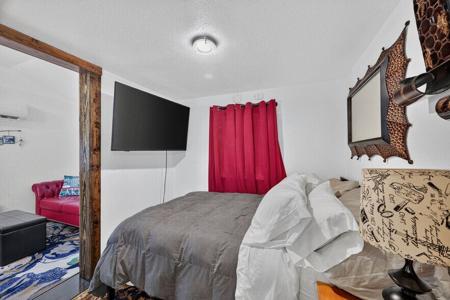More Photos Of 64487 E 254 Loop, Grove Specialty For Sale