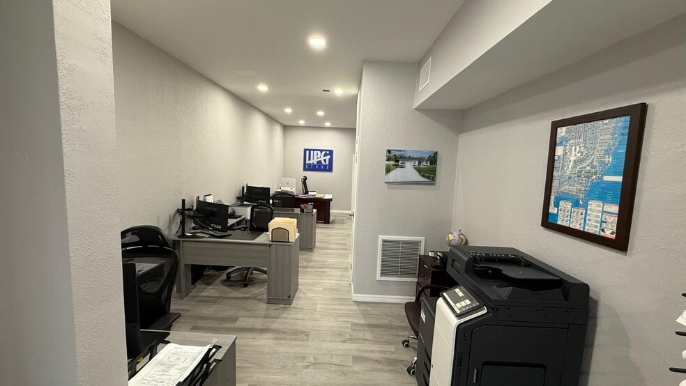 More Photos Of 424 SE 47th Ter, Cape Coral Unknown For Lease