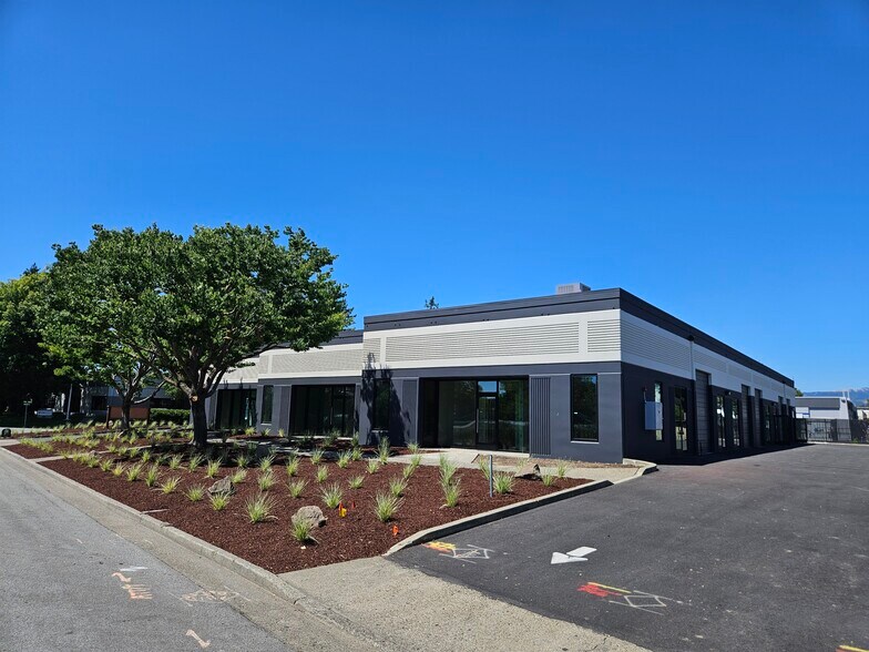 Primary Photo Of 1250 Holm Rd, Petaluma Warehouse For Lease
