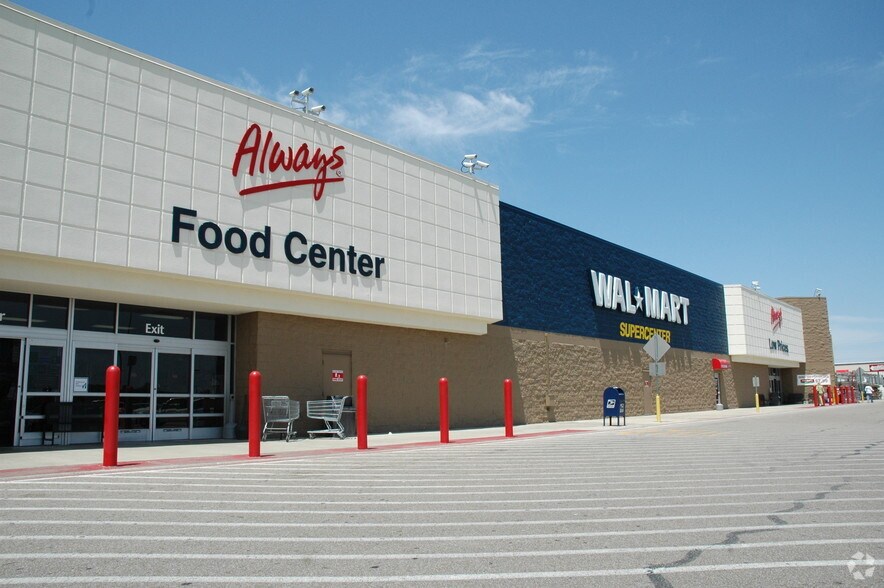 More Photos Of 1907-1911 W Parker Rd, Jonesboro General Retail For Lease