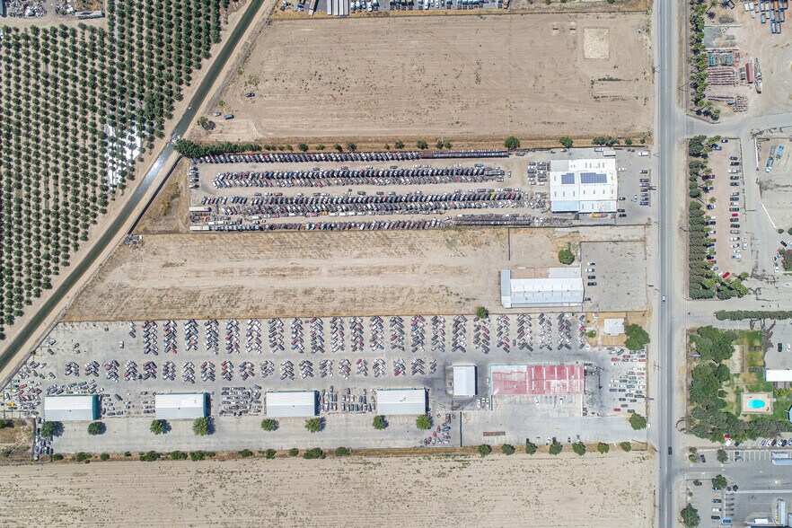 More Photos Of 4656 S Chestnut Ave, Fresno Warehouse For Sale