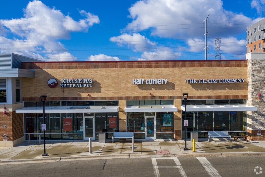 More Photos Of Skokie Blvd @ Dundee Roads, Northbrook Unknown For Lease