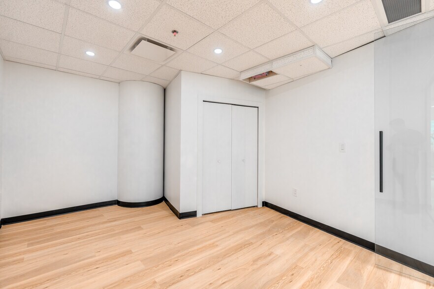More Photos Of 1493 Foster St, White Rock Apartments For Sale