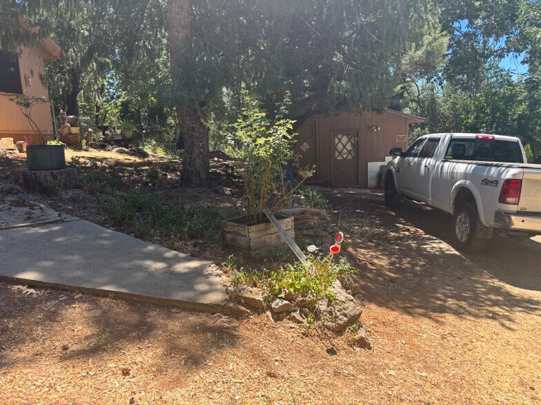 More Photos Of 15574 Hinton Rd, Pioneer Land For Sale