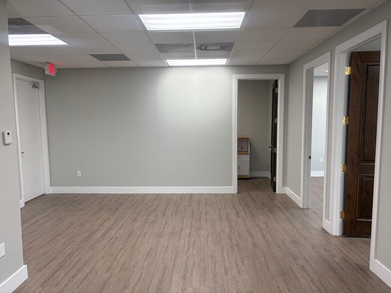 More Photos Of 12855 SW 132nd St, Miami Office For Lease