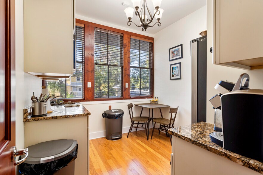 More Photos Of 19 Riberia St, Saint Augustine Office For Sale