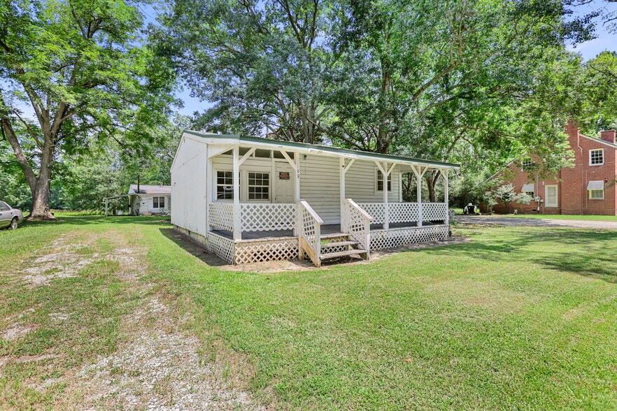 More Photos Of 138 Main St, Sharpsburg Flex For Sale