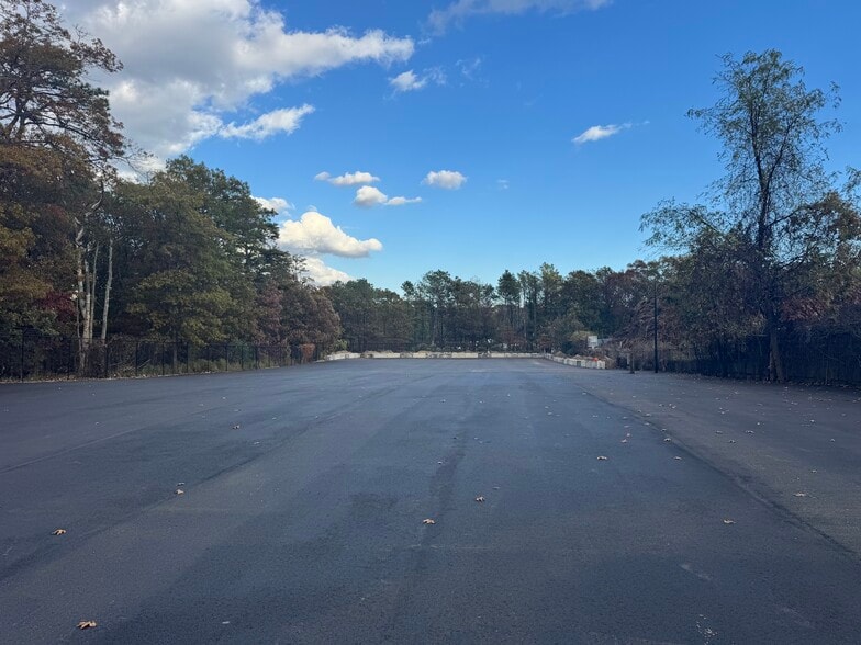 More Photos Of 79 Cedarhurst Ave, Medford Land For Lease