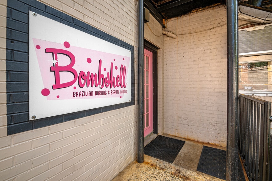 More Photos Of 10 S Crenshaw Ave, Richmond Freestanding For Lease