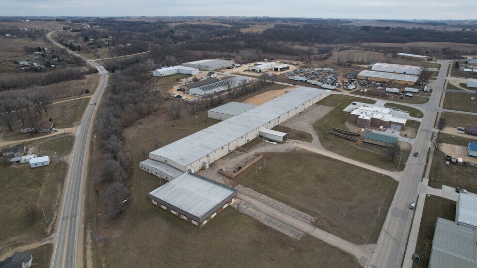 Primary Photo Of 140 Jacobsen Dr, Maquoketa Warehouse For Lease