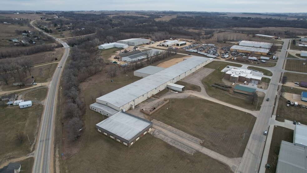 More Photos Of 140 Jacobsen Dr, Maquoketa Warehouse For Sale