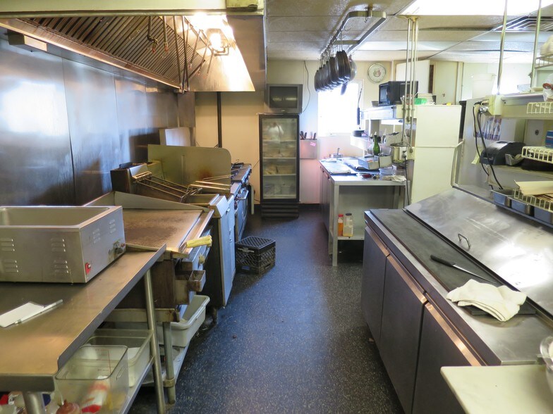 More Photos Of 14 Main St, Glen Rock Restaurant For Sale
