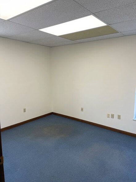 More Photos Of 600 Commerce Dr, Coraopolis Office Residential For Sale
