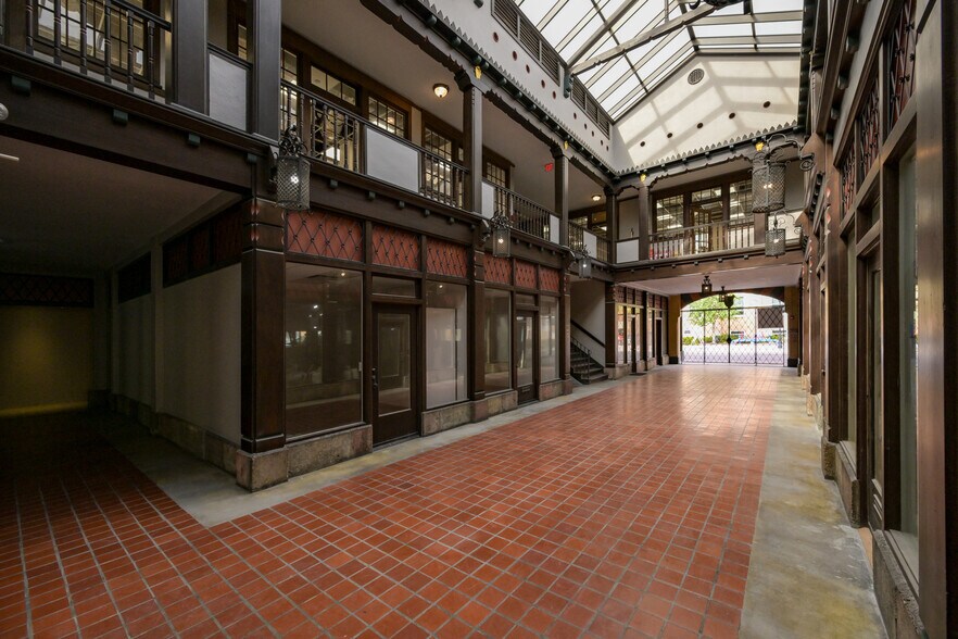 More Photos Of 1101 6th Ave W, Bradenton Office For Lease